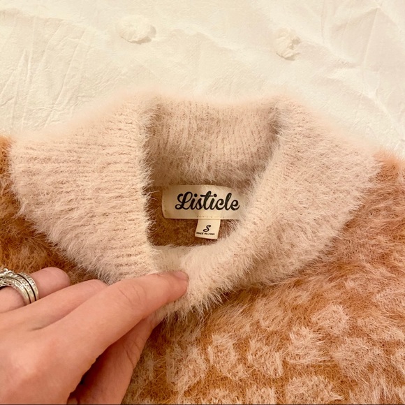 BLUSH PINK LEOPARD SWEATER - Picture 3 of 4